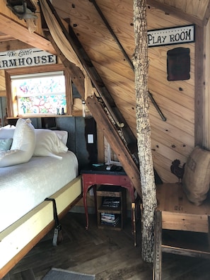 アイロン / アイロン台、WiFi (無料)、ベッドシーツ