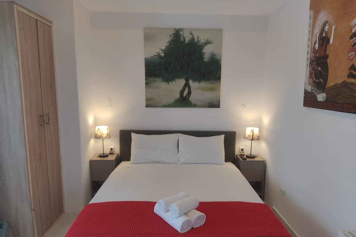 Double Room (Art Room No 3) | 2 bilik tidur, peti besi dalam bilik, dihias secara berasingan