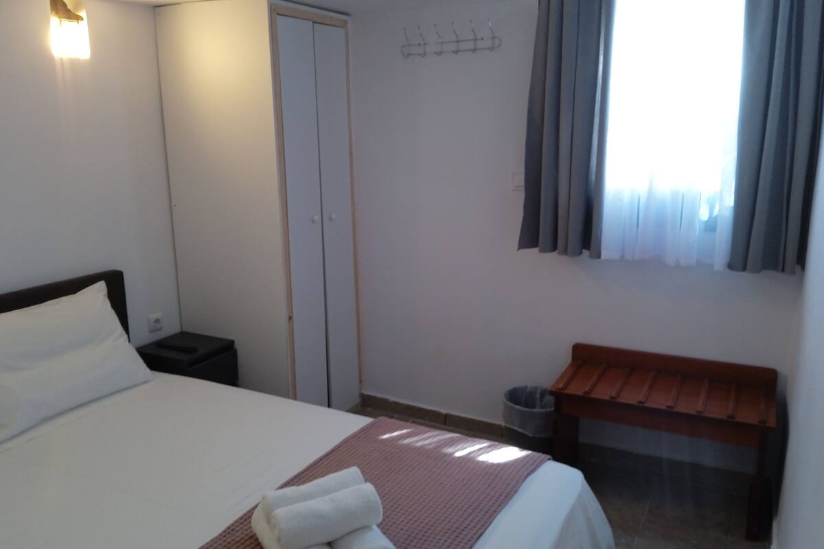 Classic Quadruple Room (Art Room No 6) | In-room safe, WiFi (free), individually decorated