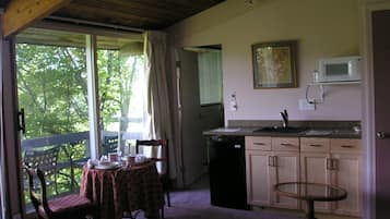 Romantic Double Room, 1 King Bed, Mountain View | Living area | 32-inch LED TV with premium channels, TV