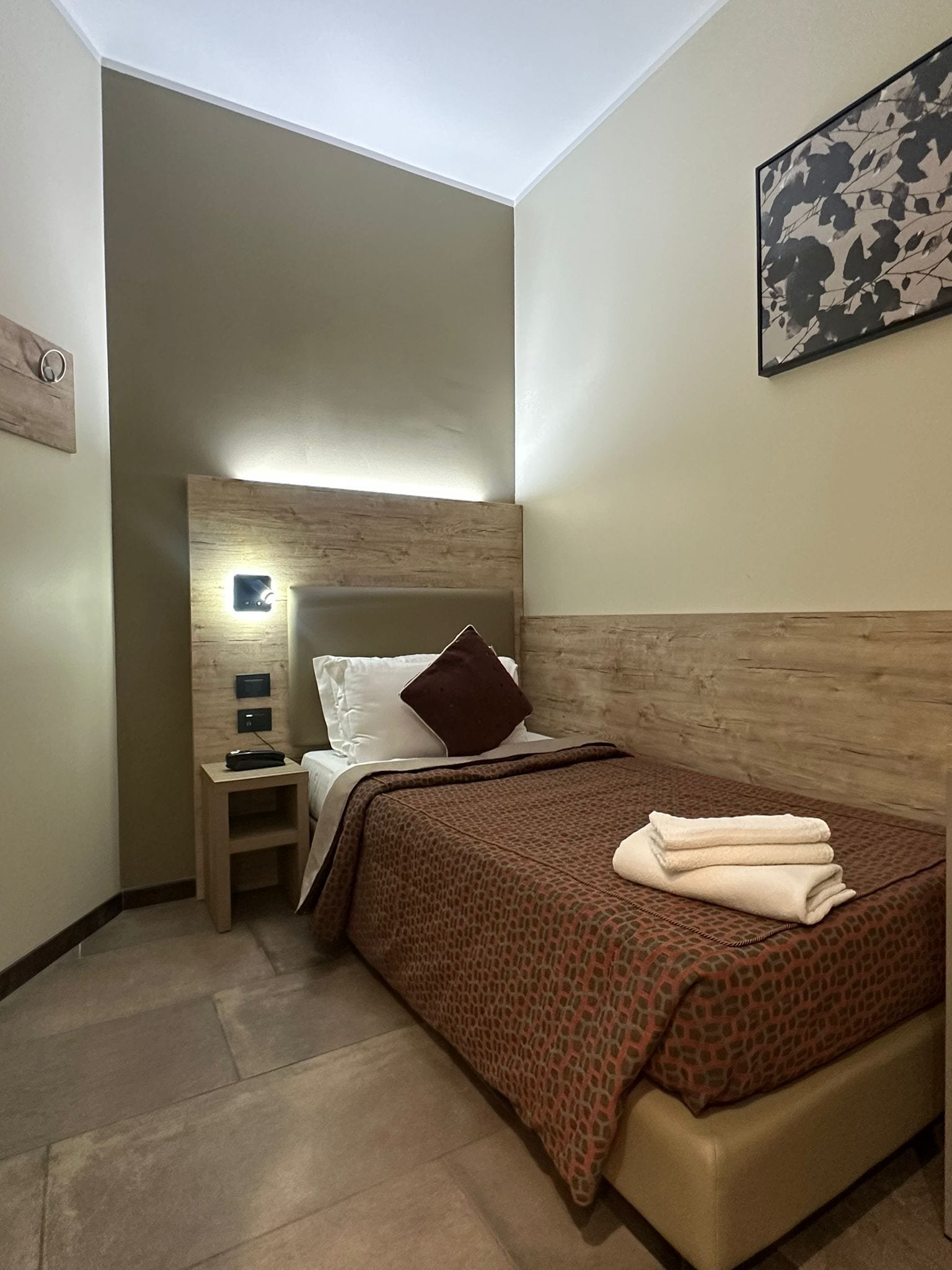 Standard Single Room, 1 Single Bed | Down duvets, in-room safe, individually furnished, desk