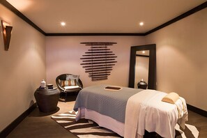 Soins d'hydrothérapie, massages des tissus profonds, gommages corporels