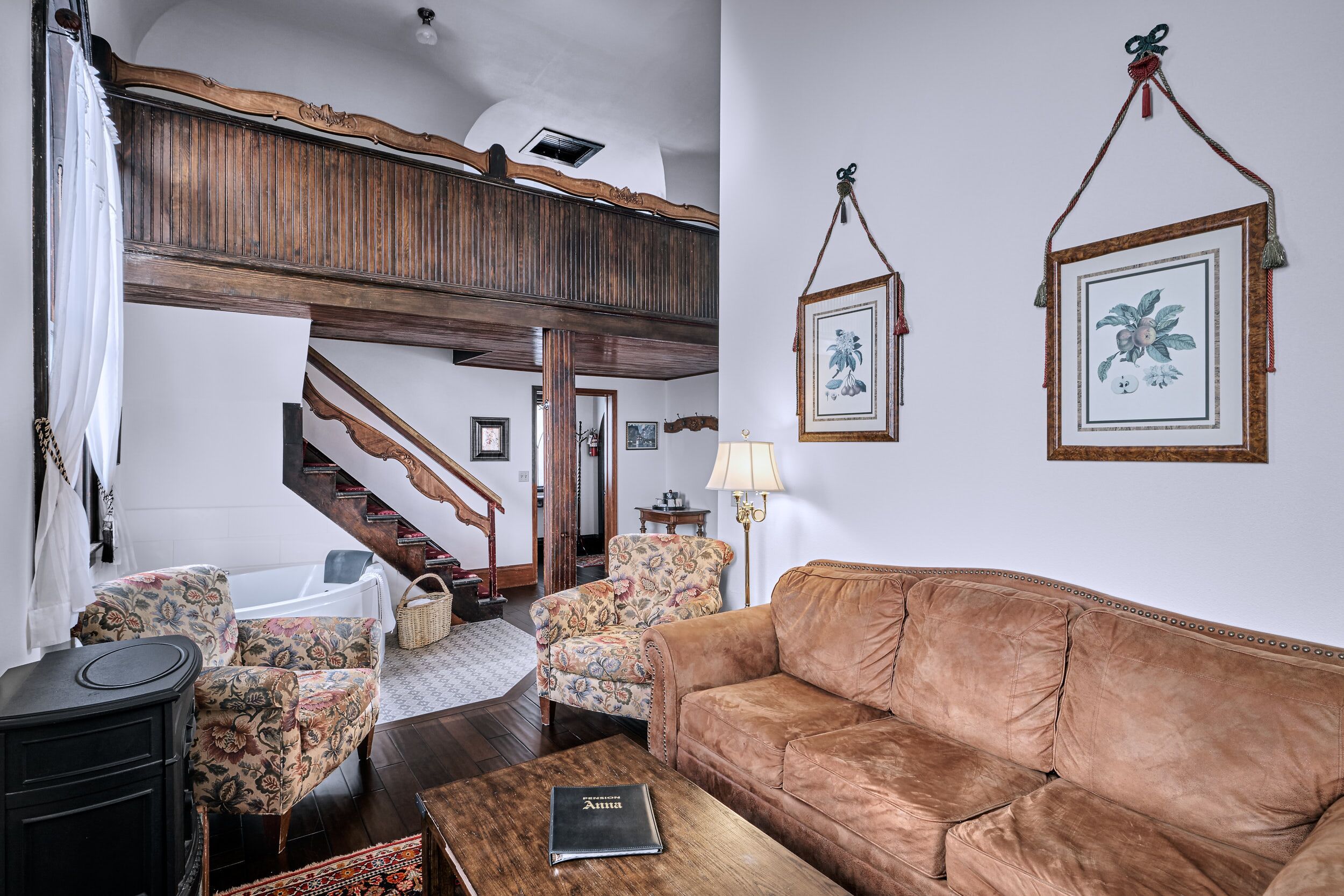 old chapel suite | premium bedding, iron/ironing board, free wifi