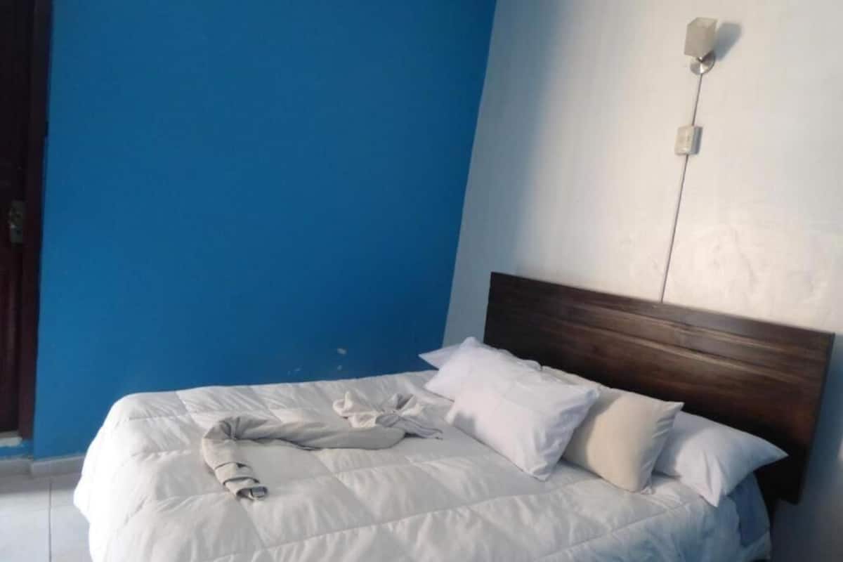 Individually furnished, desk, blackout curtains, free WiFi