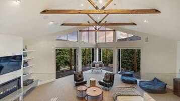 4 phòng ngủ, bộ đồ giường cao cấp, bàn ủi/dụng cụ ủi quần áo