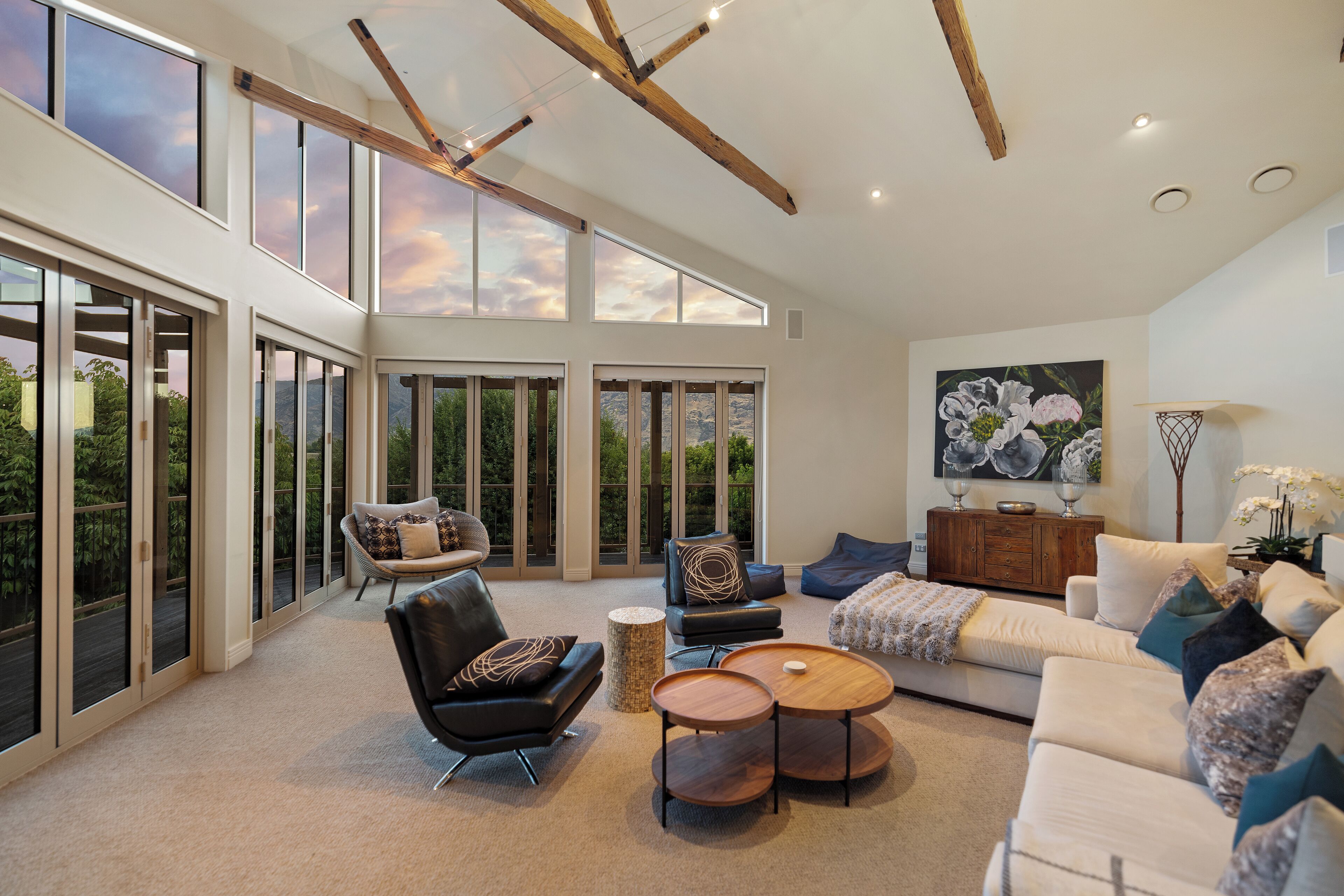 Luxury Villa, 4 Bedrooms, Mountain View | Living area | 37-inch flat-screen TV with satellite channels, TV, Netflix
