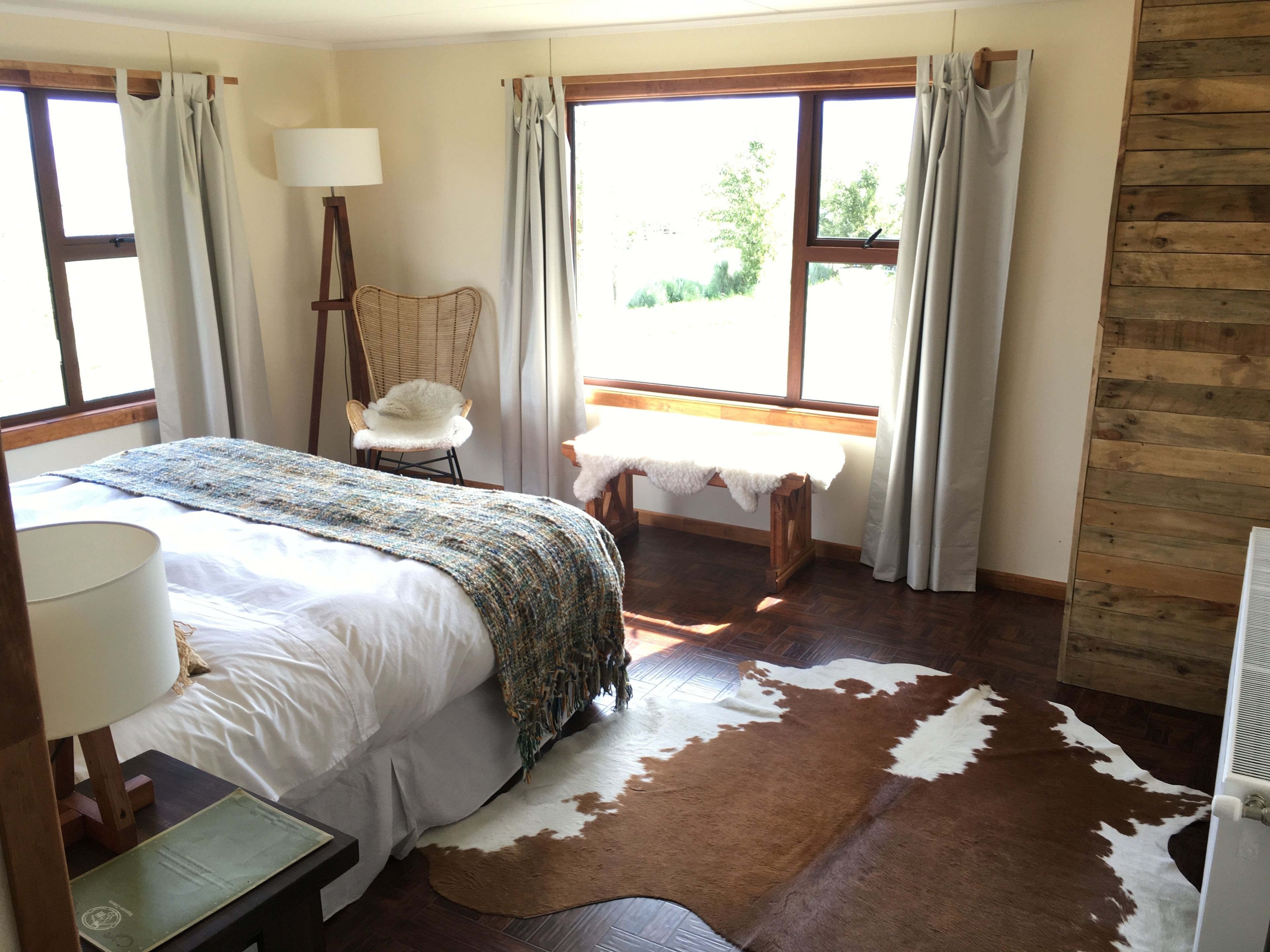 Premium bedding, iron/ironing board, bed sheets