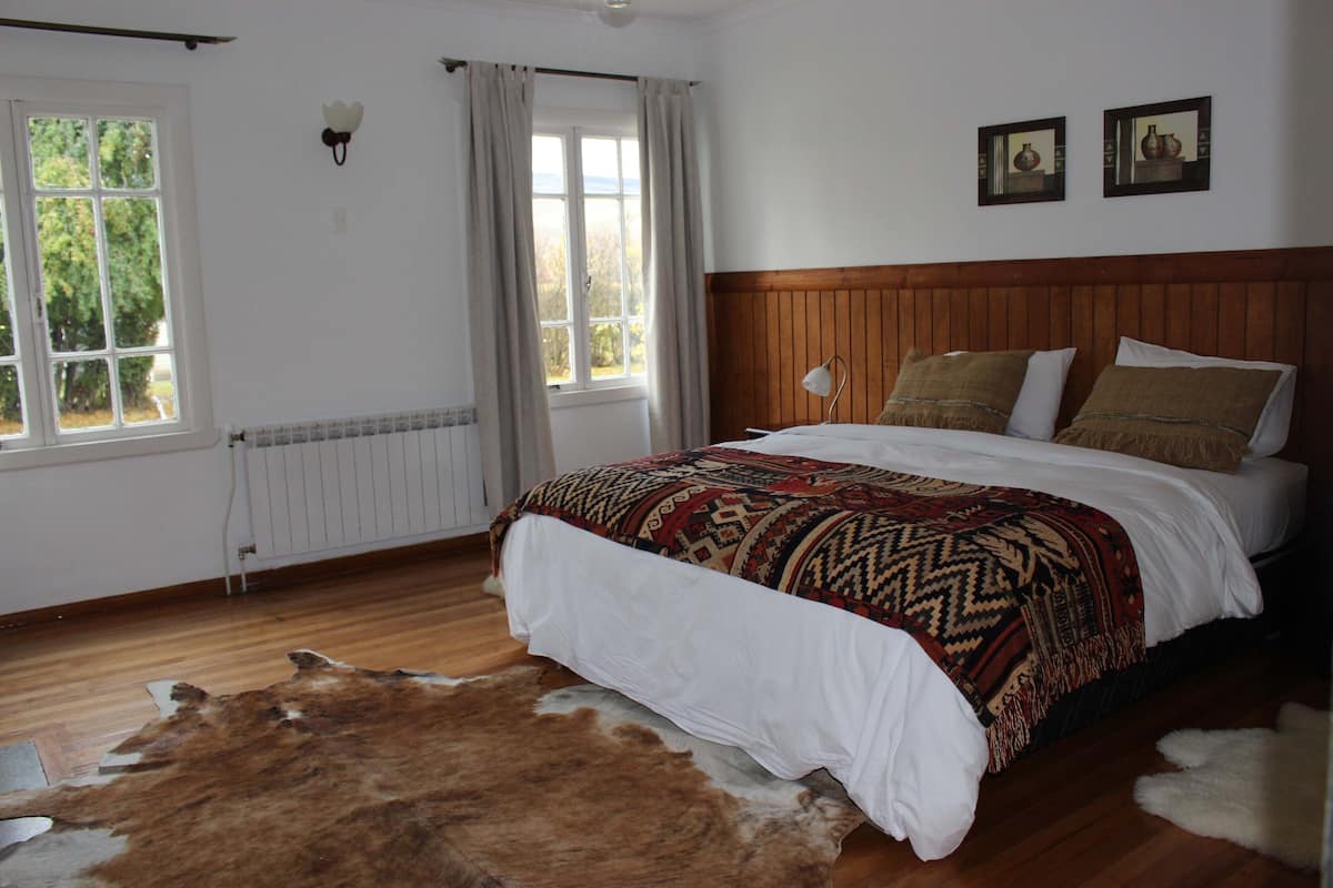 Standard Double or Twin Room | Premium bedding, iron/ironing board (on request), bed sheets