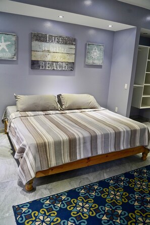 Rom – deluxe | Sengetøy av topp kvalitet, safe på rommet og individuelt dekorert