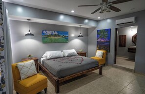 Premium bedding, in-room safe, individually decorated - Mame Trees (Roatan)