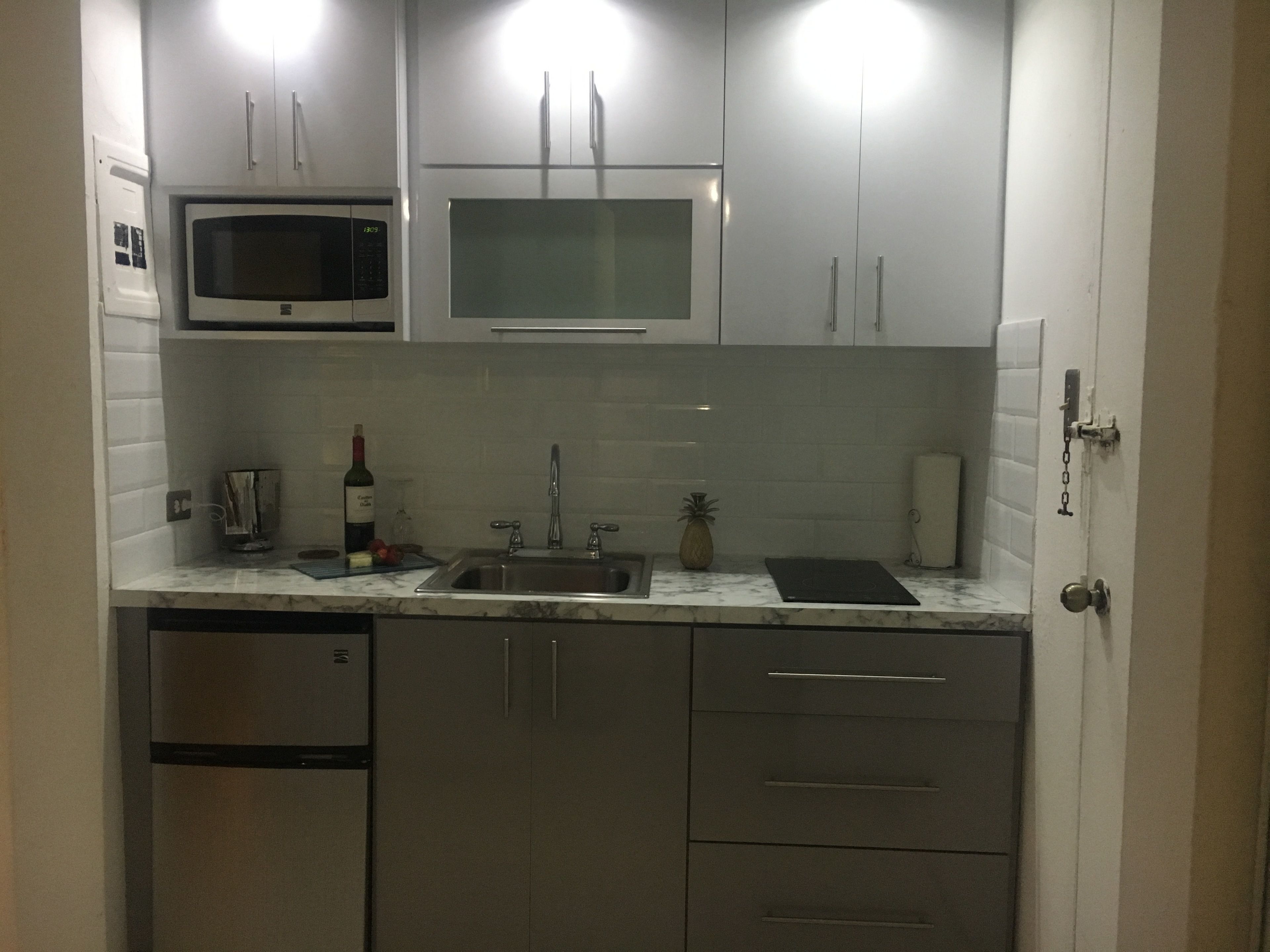 apartment, 1 bedroom, non smoking | private kitchenette | fridge, microwave, stovetop, coffee/tea maker