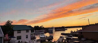 Alexandria Bay, 1000 Islands Waterfront Cottage For Rent directly on the water,