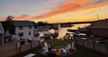 Alexandria Bay, 1000 Islands Waterfront Cottage For Rent directly on the water,