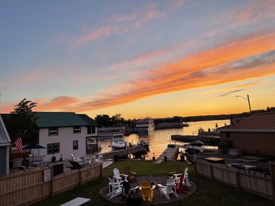 Alexandria Bay, 1000 Islands Waterfront Cottage For Rent directly on the water,