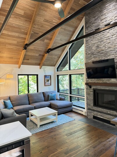 Ski Chalet with Hot Tub on Okemo Mountain