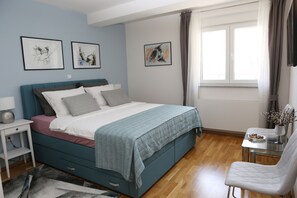 3 bedrooms, iron/ironing board, free WiFi, bed sheets - City Apartment NeBo, 6 persons (Pula)