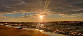 Lake House Oasis: Autumn Getaway with Kayaks, Trails, and Peaceful Views