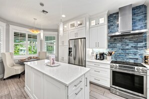 Fridge, microwave, oven, stovetop - Isla Amor | Escape to a Luxury Waterfront Home with Heated Pool & Stunning Views in Siesta Key (Siesta Key)
