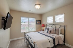 3 bedrooms, iron/ironing board, free WiFi, bed sheets