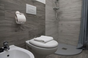 Bathroom - Umberto (Ricadi)