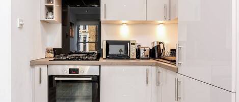 Fridge, microwave, oven, stovetop