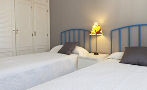 2 bedrooms, iron/ironing board, free WiFi, bed sheets - 112 Alberca 8-5 (Denia)