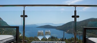 Mikros Gialosのイオニア海の素晴らしい景色を望む豪華な6ベッドルームヴィラ