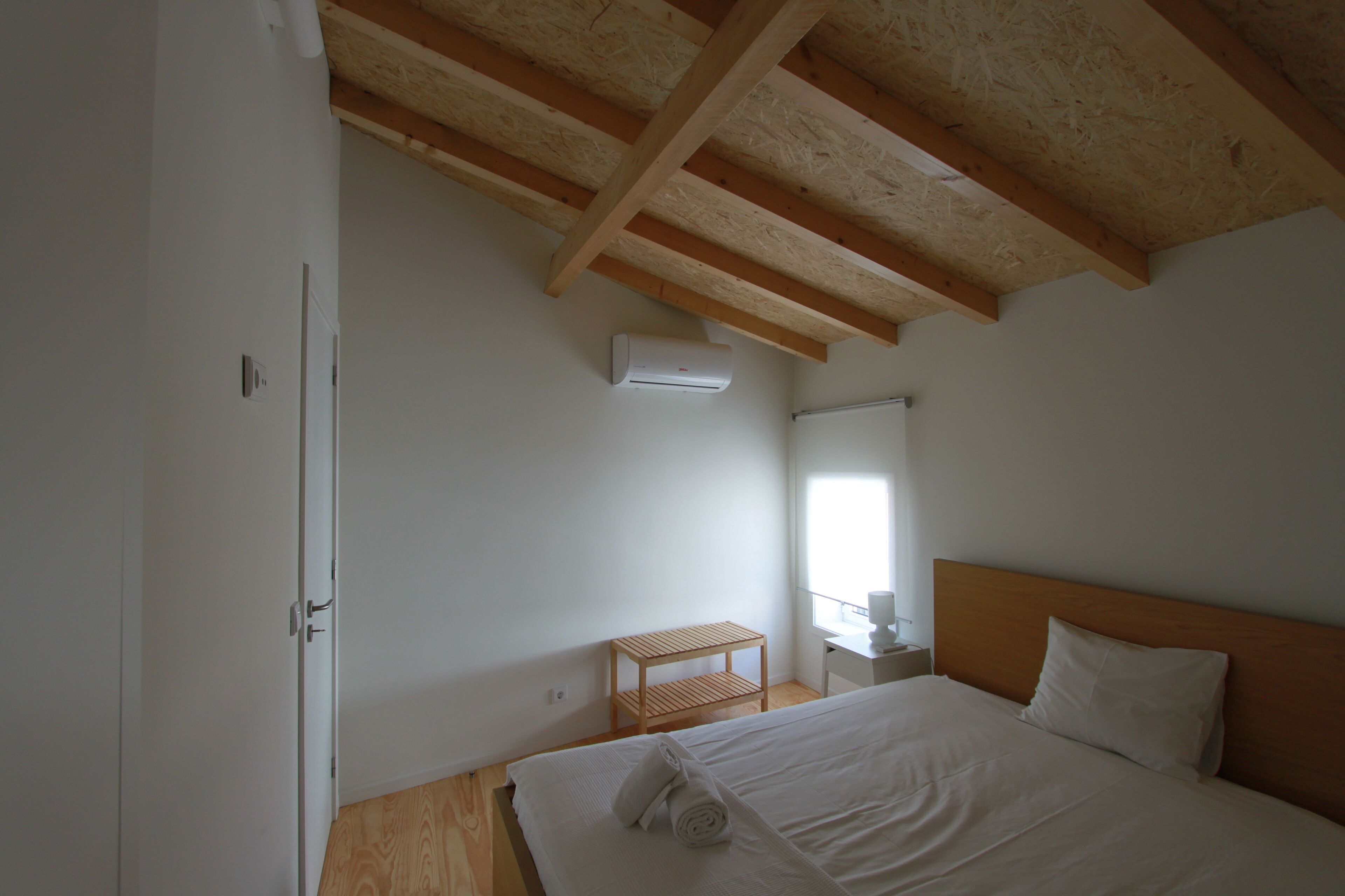 2 Schlafzimmer, Schreibtisch, Bügeleisen/Bügelbrett, Reisekinderbett