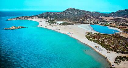 Holidays Zirkuswagen surrounded by sea and maquis. 300 m from the water.