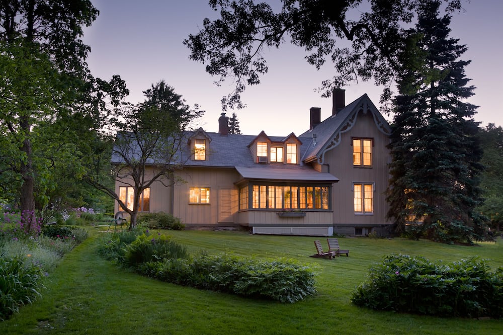 Gothic Eves Inn and Spa Bed and Breakfast - Taughannock Falls, NY