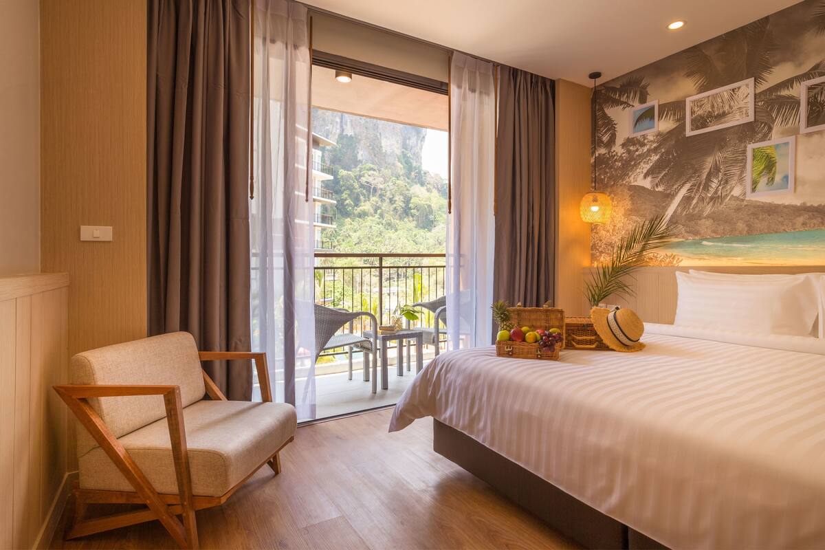 deluxe sea view | 1 bedroom, desk, soundproofing, iron/ironing board