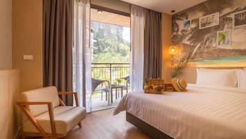 Deluxe Sea View | Odada kasa, masa, güneşlik/perde, ses yalıtımı