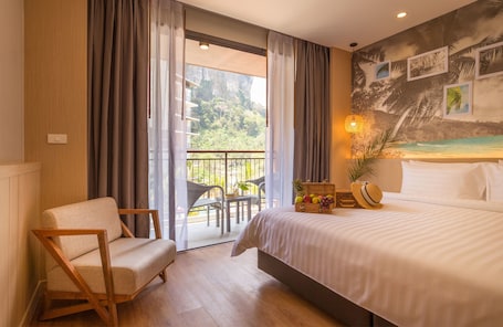 Deluxe Sea View | In-room safe, desk, blackout drapes, soundproofing. Sea Seeker Krabi Resort
