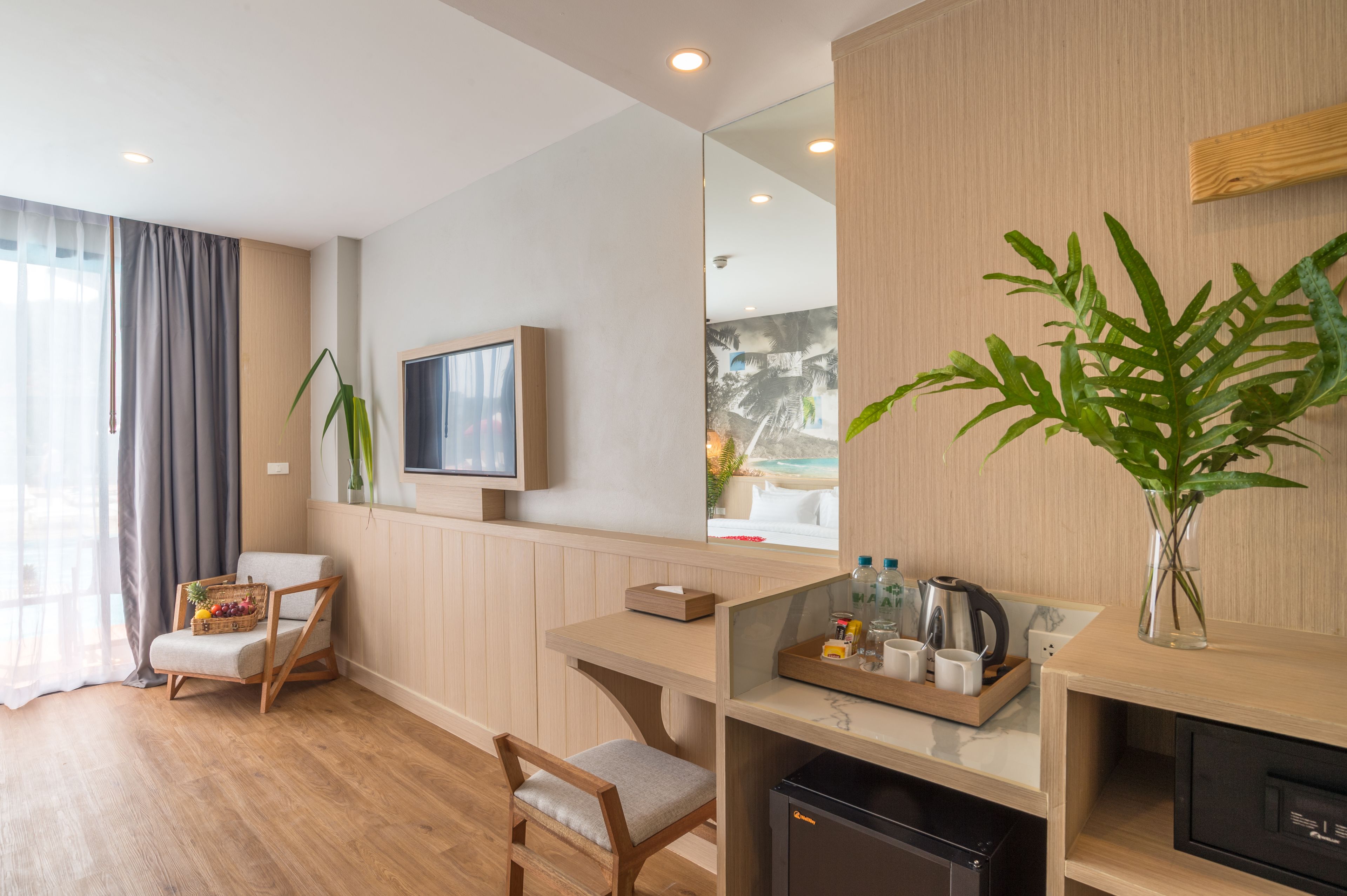 deluxe pool access | 1 bedroom, desk, soundproofing, iron/ironing board