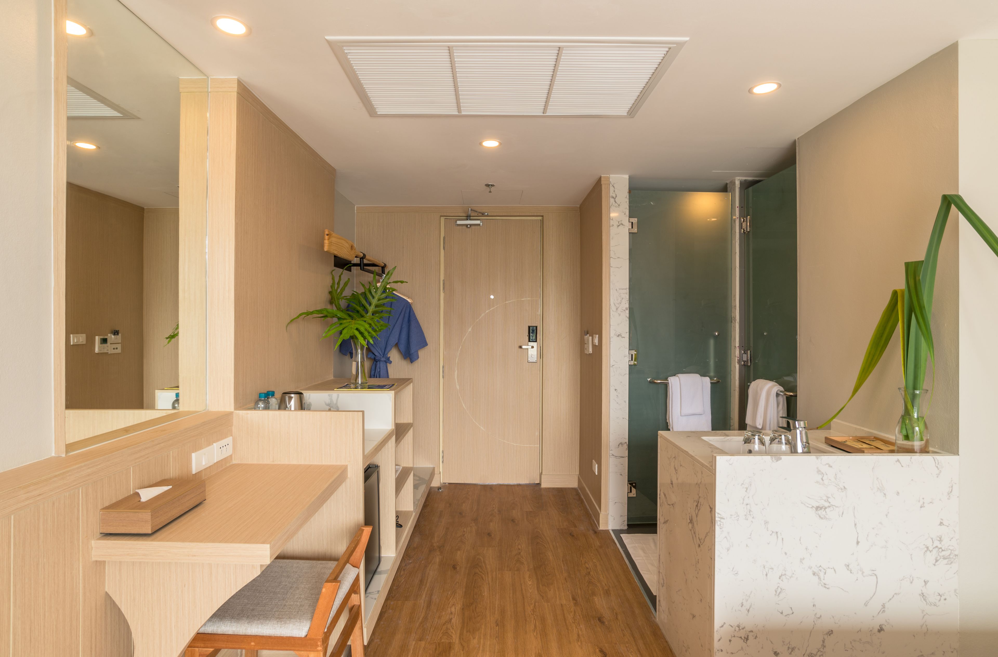 deluxe sea view | 1 bedroom, desk, soundproofing, iron/ironing board