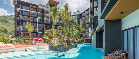 Deluxe Pool Access | Caja de seguridad en la habitación, escritorio y cortinas blackout