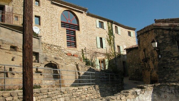 Exterior - Large family house - sleeps 10. 4 bedrooms/4 bathrooms in medieval hilltop village (Grane)