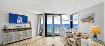 GULF Of MEXICO VIEW....BEACH ACCESS...CONDO ON THE BEACH WITH BALCONY!