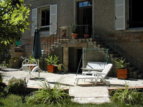 VILLA FRANCOIS SUGIER (1853) Coeur de Bourgogne 