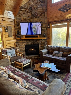 Smart TV, chimenea, videojuegos y reproductor de DVD 