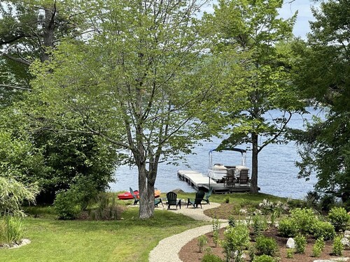 Quiet Long Lake Cottage in Bridgton with dock for boat. Canoe/Kayaks/PaddleBoard