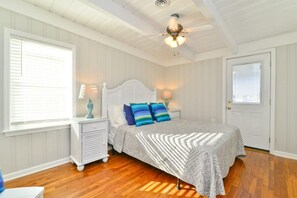 6 bedrooms, WiFi, bed sheets