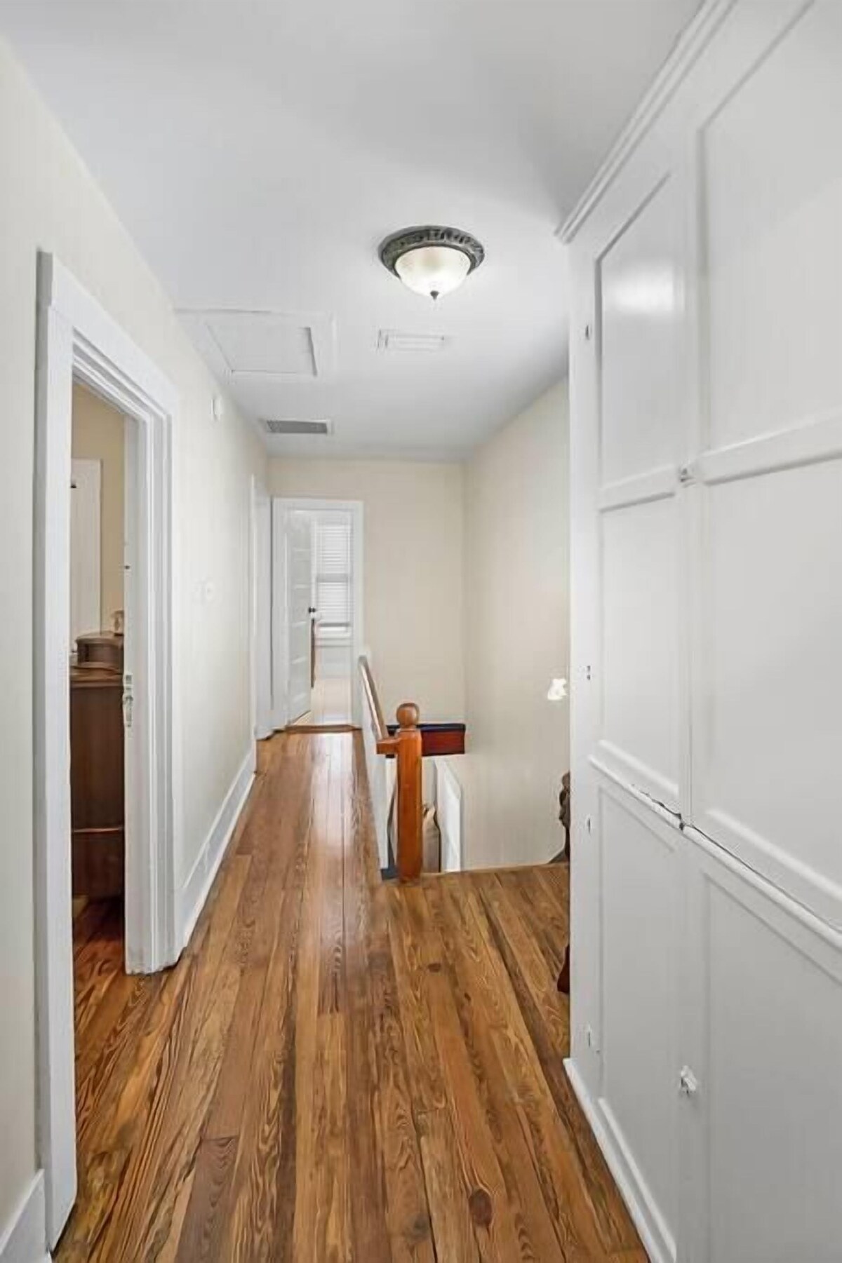 Photo 12 of Downtown dog-friendly 4 bedroom house, walk everywhere, free parking