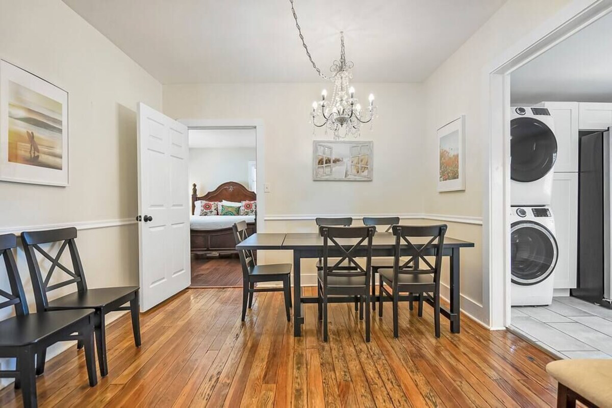 Photo 21 of Downtown dog-friendly 4 bedroom house, walk everywhere, free parking