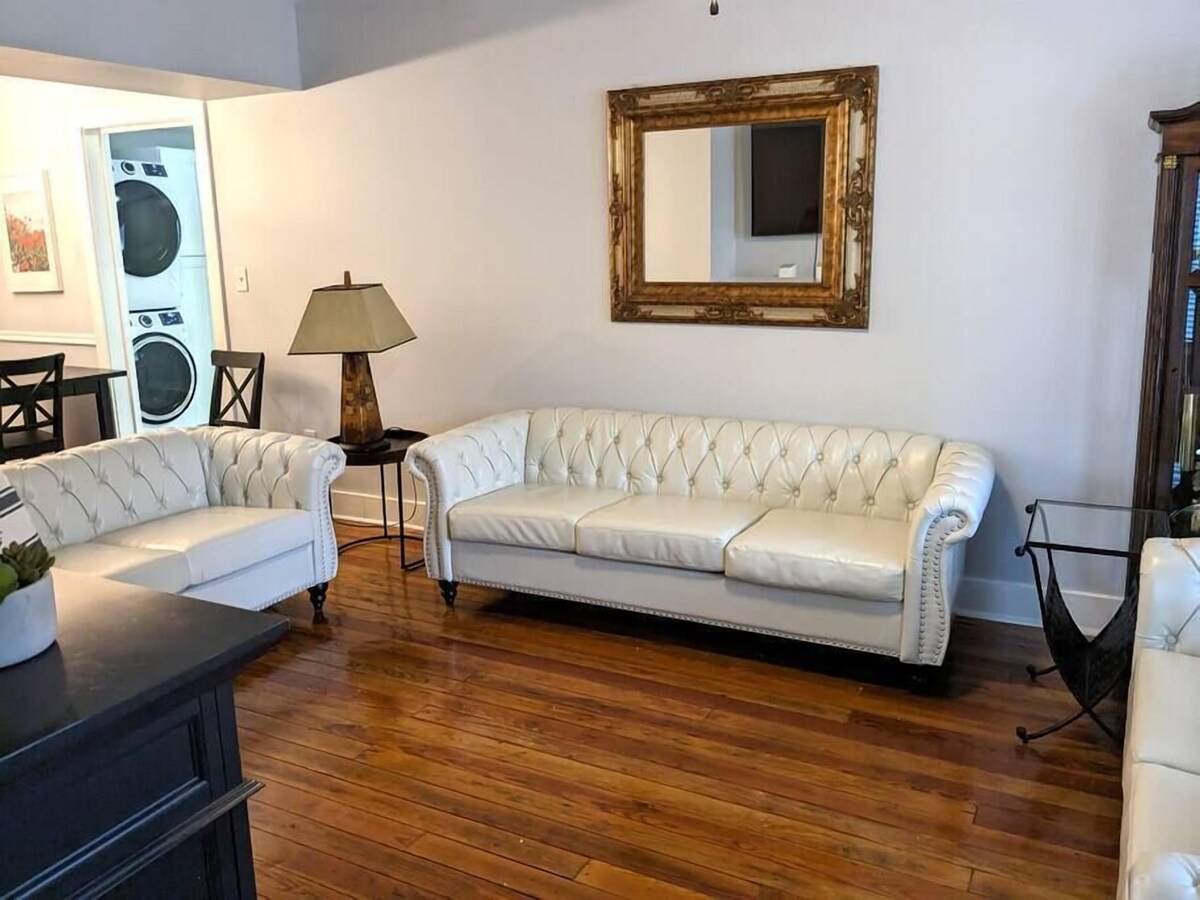 Photo 27 of Downtown dog-friendly 4 bedroom house, walk everywhere, free parking