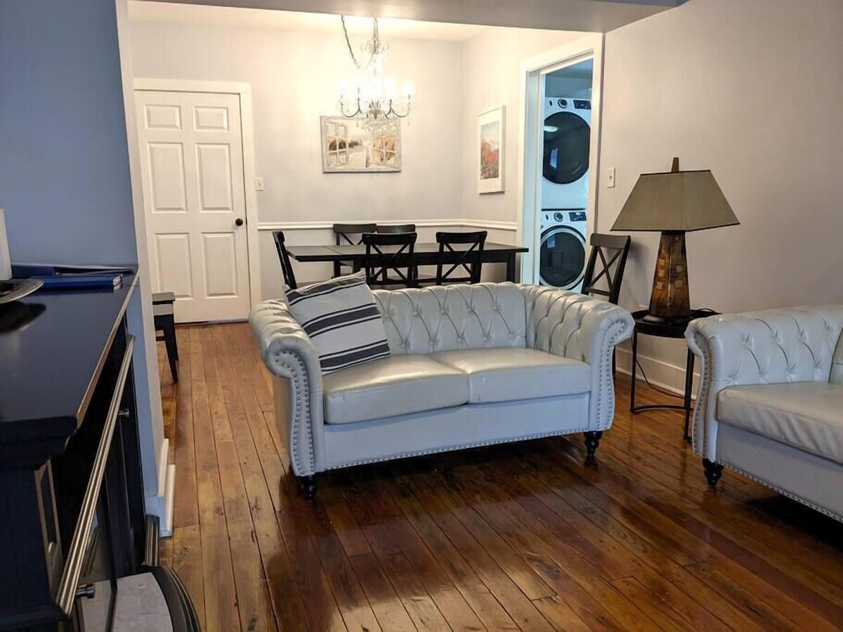Photo 29 of Downtown dog-friendly 4 bedroom house, walk everywhere, free parking