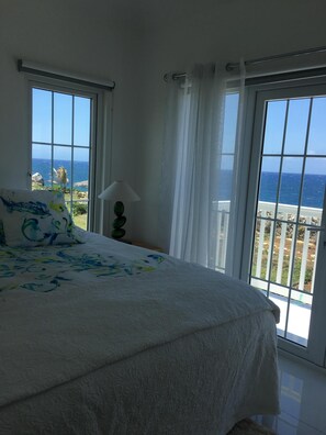 2 bedrooms, iron/ironing board, free WiFi, bed sheets - Lovely modern home overlooking the Caribbean Sea and only steps from the beach (NEGRIL)