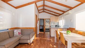 Cabin, 2 Bedrooms, Partial Ocean View (Callala Bay) | Living area | Flat-screen TV, DVD player