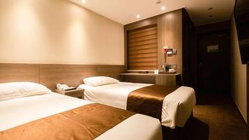 In-room safe, soundproofing, free WiFi