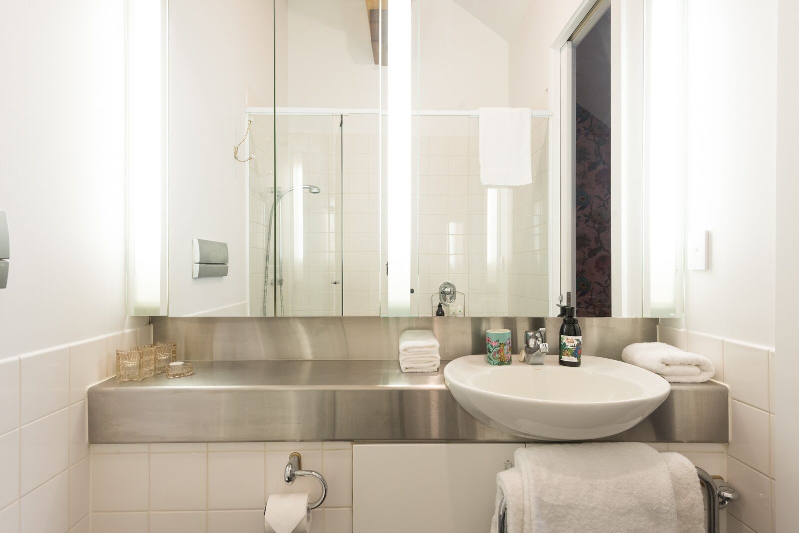 Apartment | Bathroom | Shower, free toiletries, hair dryer, towels